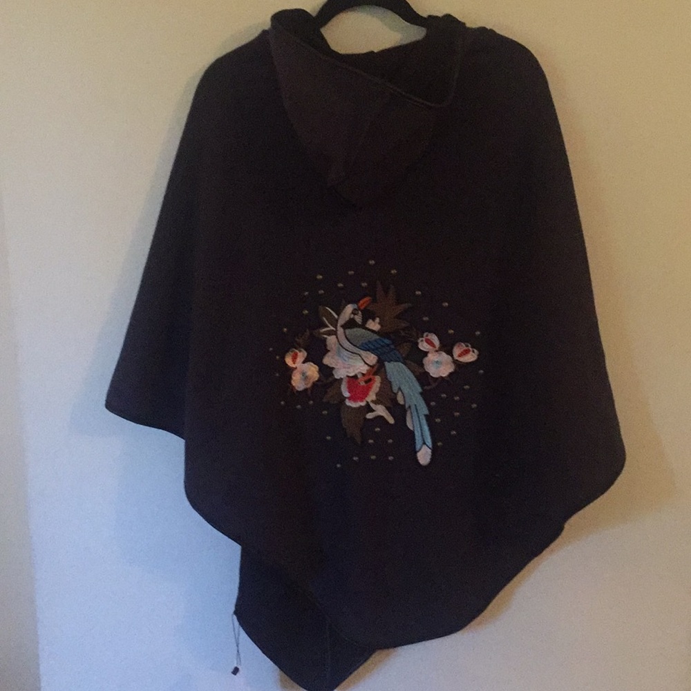 Fleece Cape - Picture 4 of 4